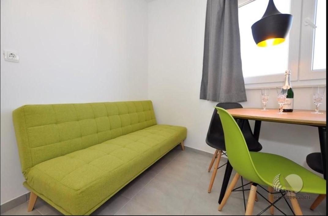 Apartmani Miranda Drasnice Eksteriør bilde