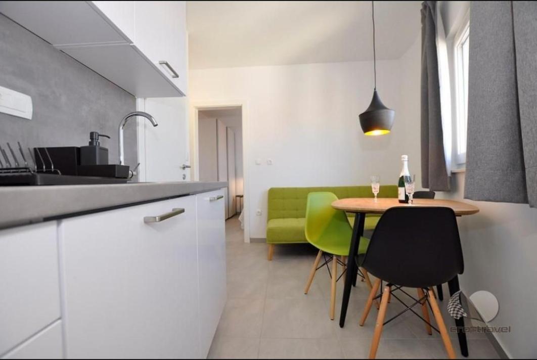 Apartmani Miranda Drasnice Eksteriør bilde